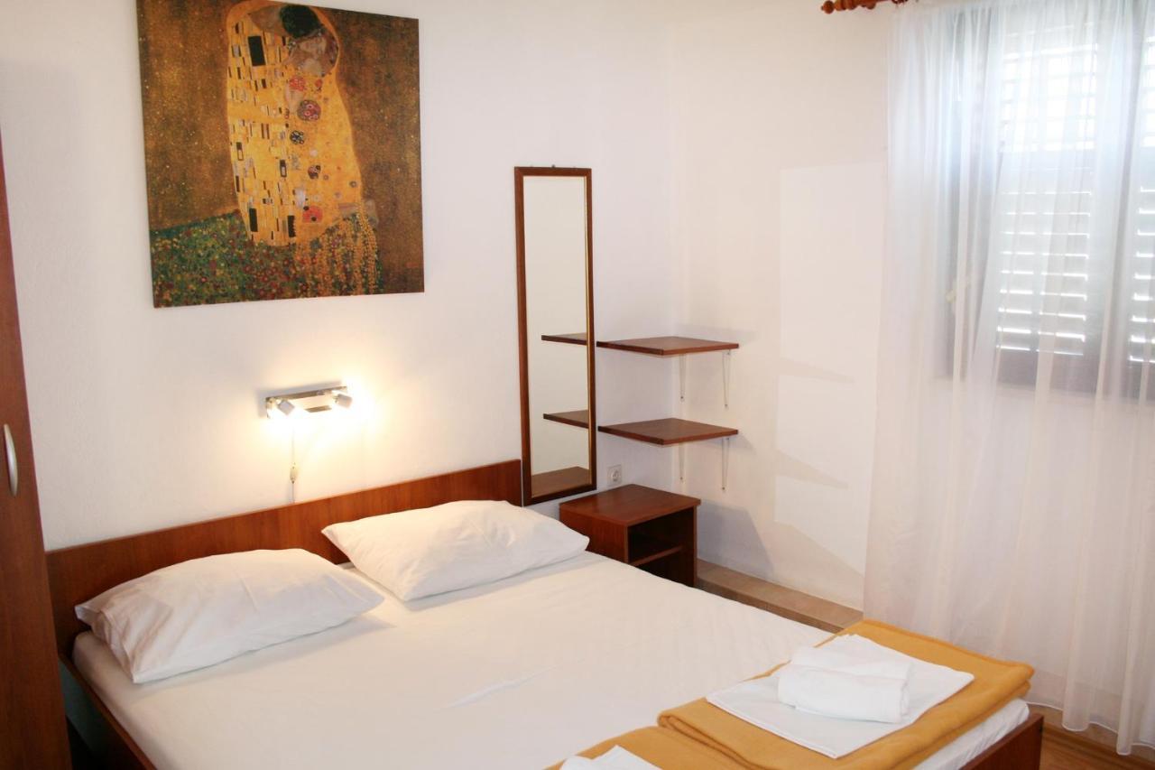 Apartments By The Sea Pisak, Omis - 1014 Exterior foto